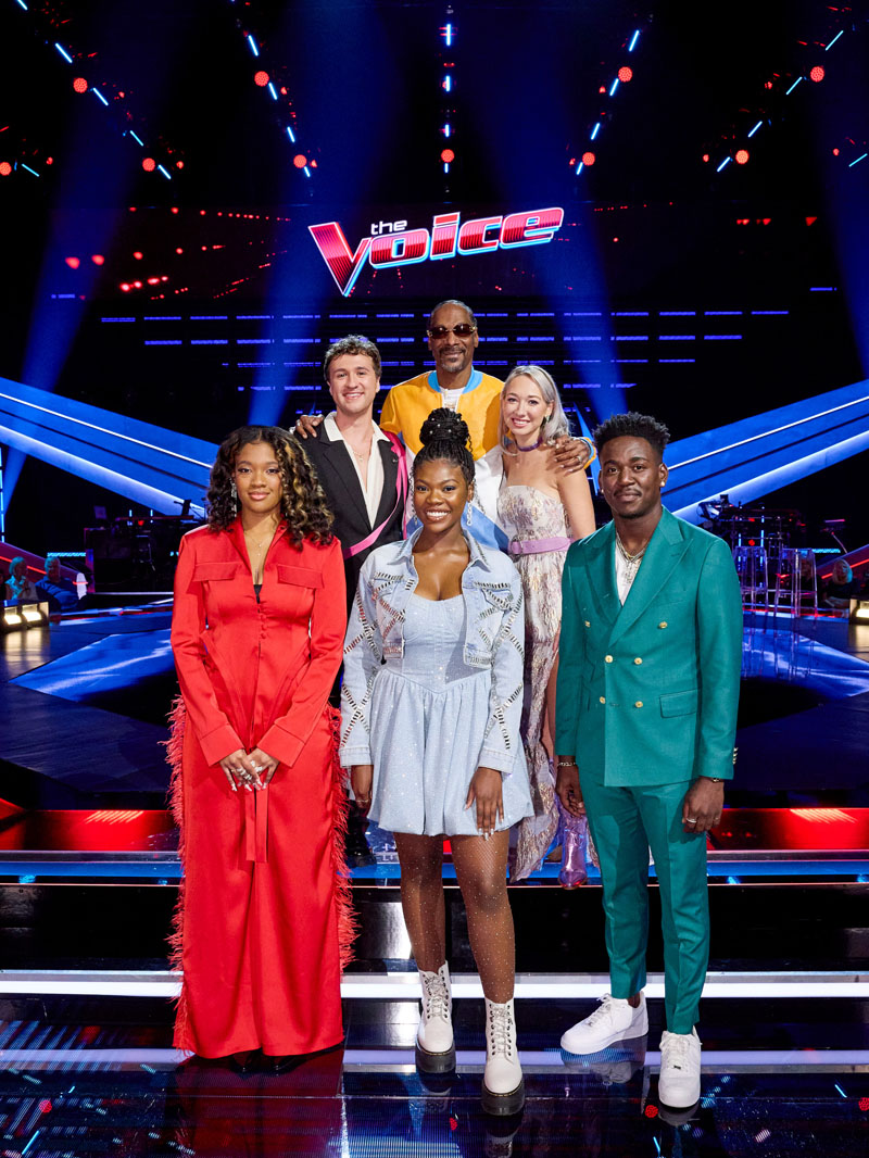 Mikaela Ayira posing with Snoop Dogg and Team Snoop on The Voice